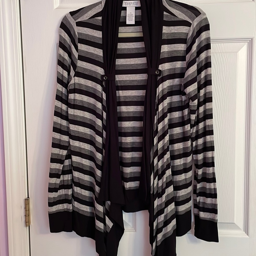 M grey & black cardigan